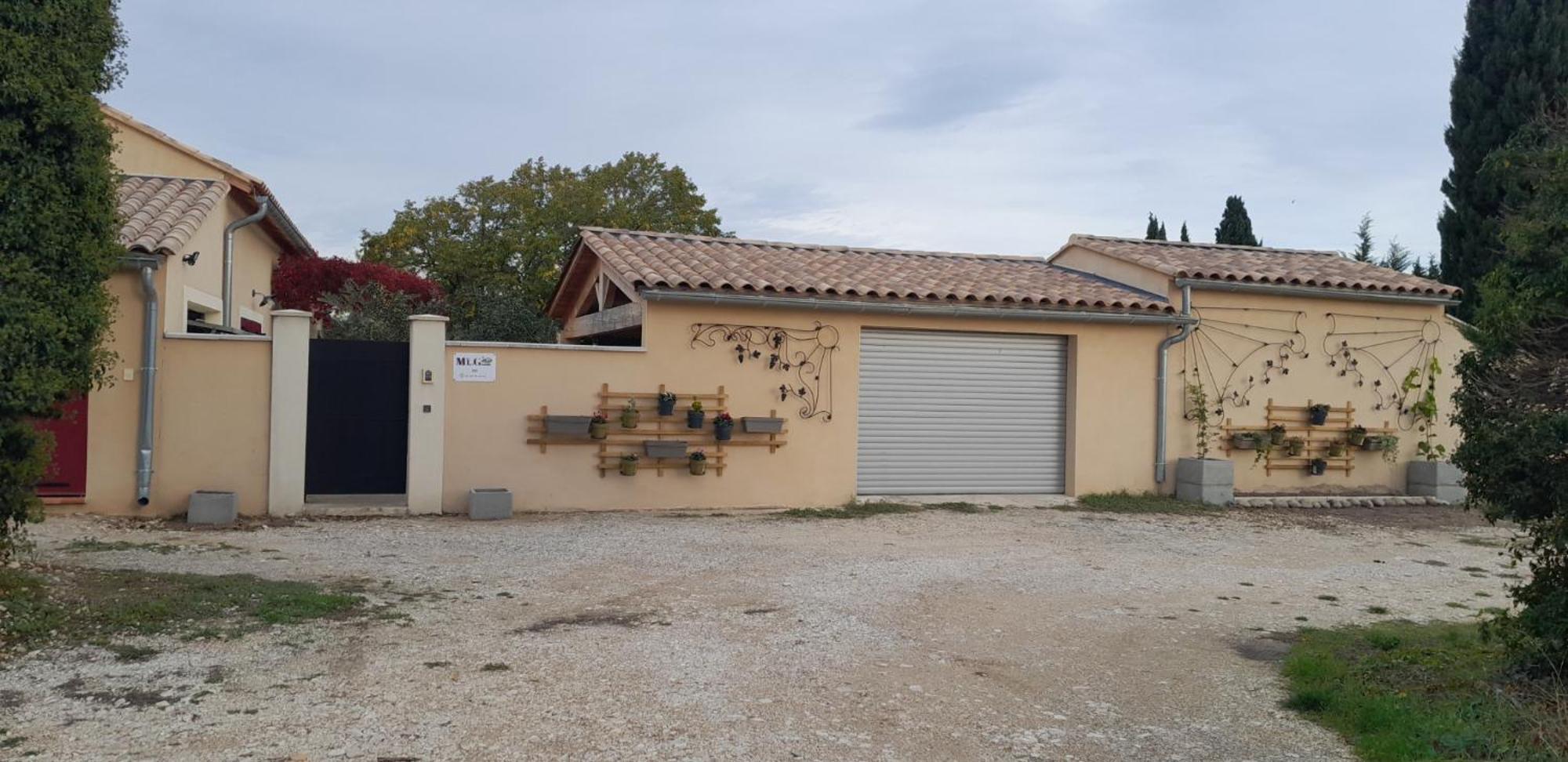 Mas La Gentille ,,, A La Campagne , Beautiful Outdoor , Swimming Pool , Pool House , Nice Green Garden , Bbq ,,, Only For You , Pour Passer Un Sejour Inoubliable Pernes-les-Fontaines Exterior foto