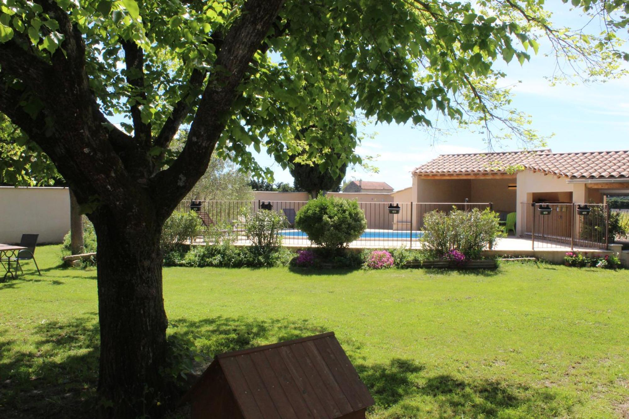 Mas La Gentille ,,, A La Campagne , Beautiful Outdoor , Swimming Pool , Pool House , Nice Green Garden , Bbq ,,, Only For You , Pour Passer Un Sejour Inoubliable Pernes-les-Fontaines Exterior foto